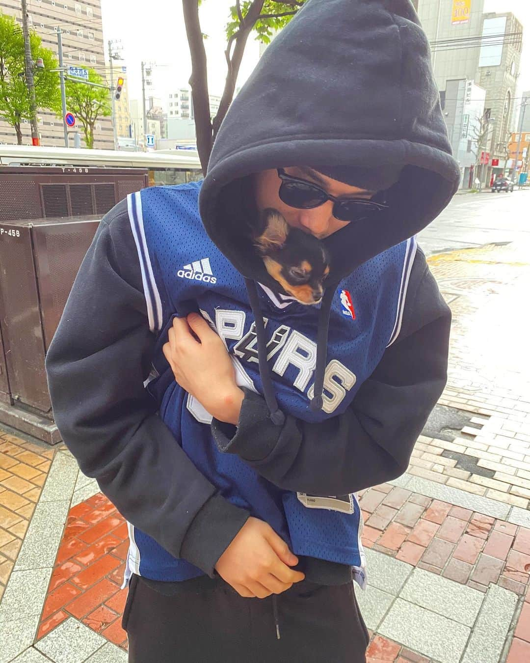 新井雄大さんのインスタグラム写真 - (新井雄大Instagram)「雨の日は憂鬱だねまろしゃん❤︎」5月11日 15時35分 - yudaiarai_14