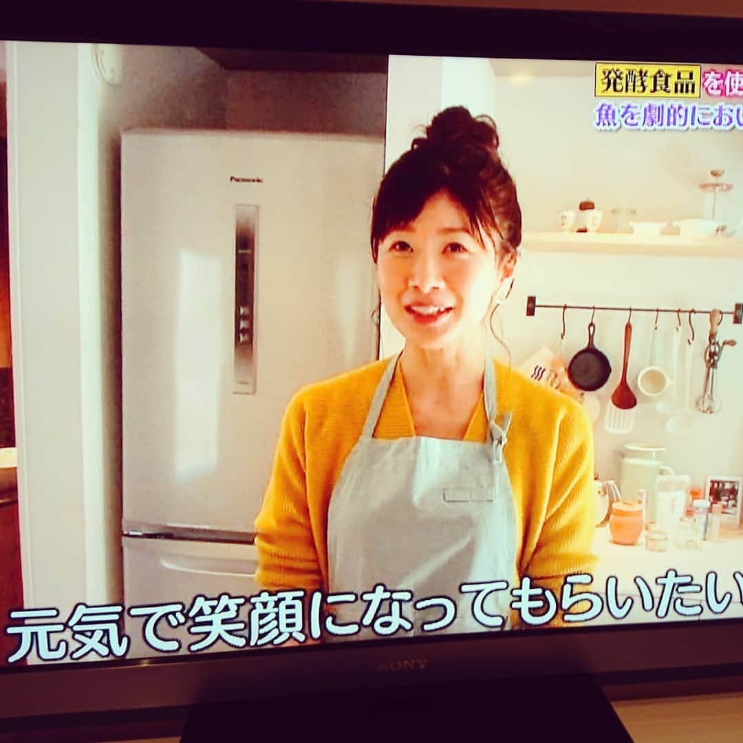 富永美樹さんのインスタグラム写真 - (富永美樹Instagram)「実は#発酵マイスター  として#発酵食品 を使った商品開発、プロデュースをさせていただいています😊発酵食品に関する知識を活かして、食べて下さった方が#健康 でそして笑顔になってくれたら…との思いを込めて試作を重ね、昨年から#テレビ東京 の食品通販#虎ノ門市場 にて販売が始まりました。お陰様で大変ご好評をいただき今年も引き続き変わらず販売されるようです…もしよければ番組でご覧いただけると嬉しいです😊 5月12(火)BSテレ東夕方5時29分～58分 5月13(水)テレビ東京午前11時～ 5月26(火)BSテレ東夕方5時29分～58分 #写真のロケは昨春  お仕事の告知でした…また夜に能天気な写真を…笑😁」5月11日 15時43分 - miki.tominaga.official