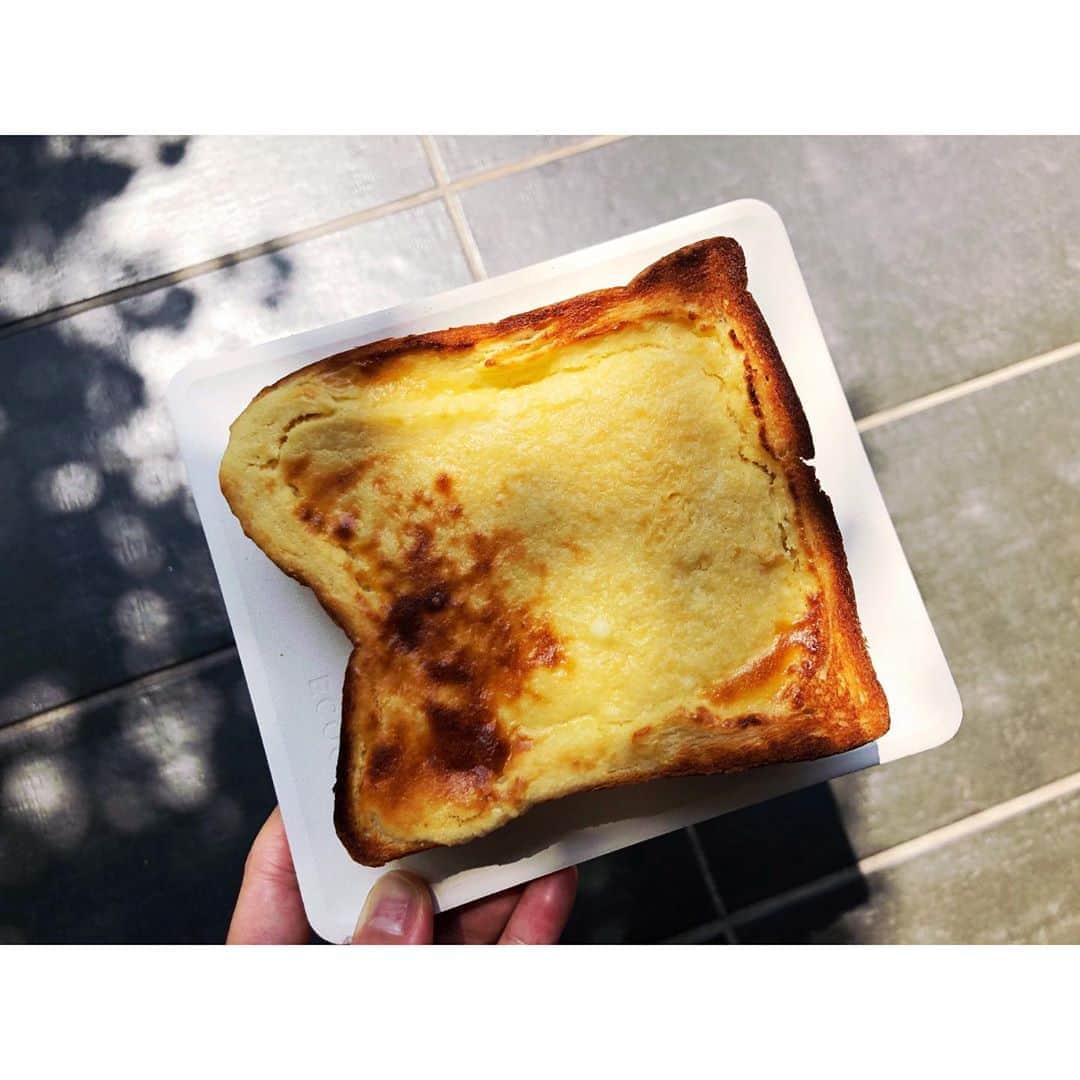 のインスタグラム：「みんなが教えてくれた #バスクチーズケーキ風トースト  美味しかったよー💛」