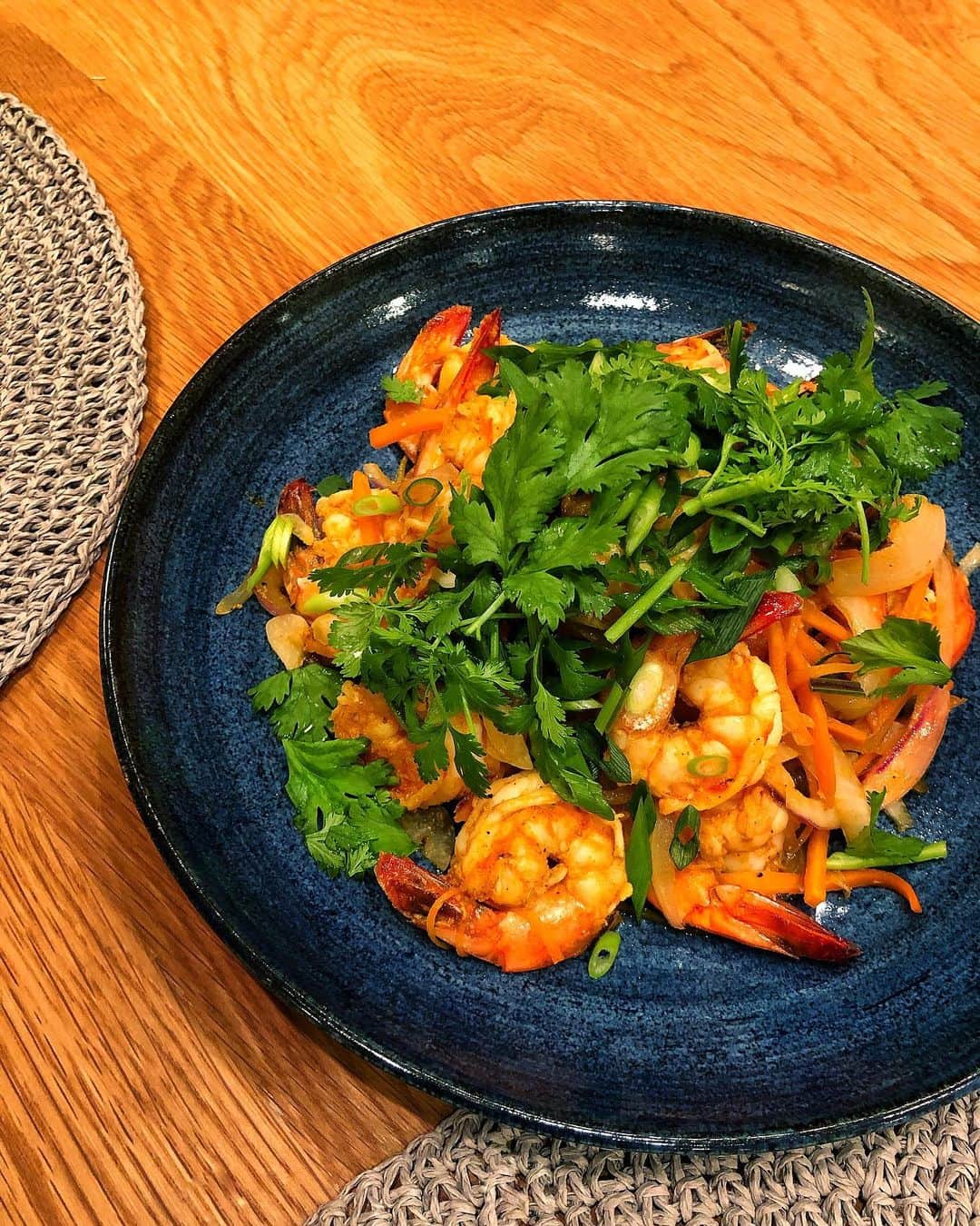 シャウラさんのインスタグラム写真 - (シャウラInstagram)「Thai style spicy shrimp タイ風スパイシーシュリンプ #cooking #料理　#海老」5月11日 16時25分 - shaula_vogue