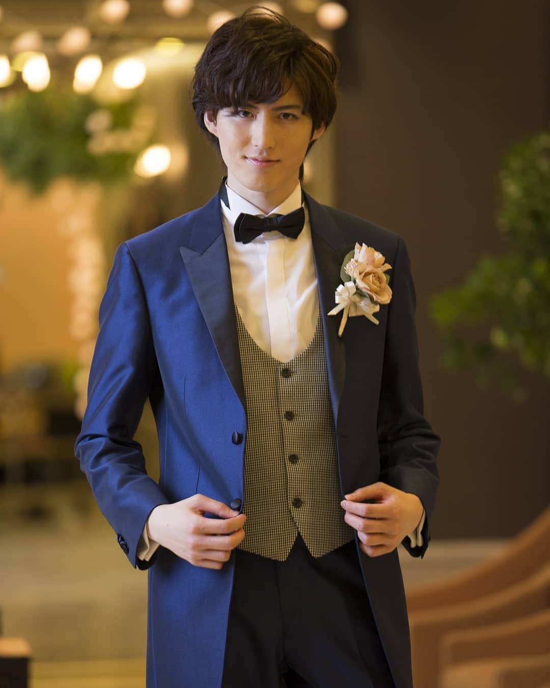 結婚式場　仙台 パレスへいあんさんのインスタグラム写真 - (結婚式場　仙台 パレスへいあんInstagram)「. #プレ花婿 ① 「オレは主役じゃないから」なんて 新婦様を引き立てようと消極的なことおっしゃっていませんか  だからこそ積極的に ステキなスタイリングでお互いを引き立て合うことができるんですよ ｺｰﾃﾞｨﾈｰﾄは実は二人が並んだ時に 完成するんです✨  ぜひ二人で悩んで決めてくださいね . . . ~~寄り添い、創る、おふたりの歴史~~ . . . . . お電話やメールでのご相談も承っております お問い合わせはﾌﾟﾛﾌｨｰﾙのﾘﾝｸからﾎｰﾑﾍﾟｰｼﾞへ✨ . . . #パレスへいあん #結婚式っていいね #挙式#披露宴会場#結婚式#仙台式場 #会場見学#式場探し #結婚式準備#ブライダルフェア #仙台花嫁#プレ花嫁#東北花嫁#宮城花嫁 #2020秋婚#2020冬婚#2020結婚 #2021春婚#2021夏婚#2021結婚 #love#happy#wedding#groom」5月11日 17時07分 - palace.heian