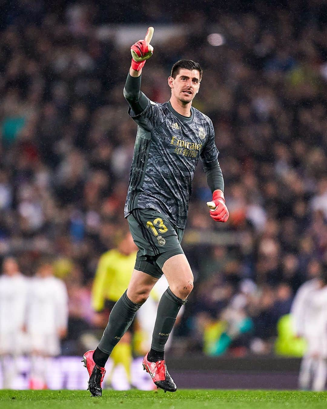 レアル・マドリードさんのインスタグラム写真 - (レアル・マドリードInstagram)「🎉🎁👐 HAPPY BIRTHDAY, @ThibautCourtois! Our goalkeeper turns 28 today! - ¡@ThibautCourtois cumple hoy 28 años! ¡FELICIDADES! #RMFansEnCasa | #HalaMadrid」5月11日 17時08分 - realmadrid