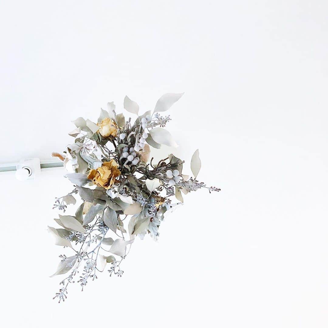 のインスタグラム：「💐 I made dried flowers from my wedding bouquet」