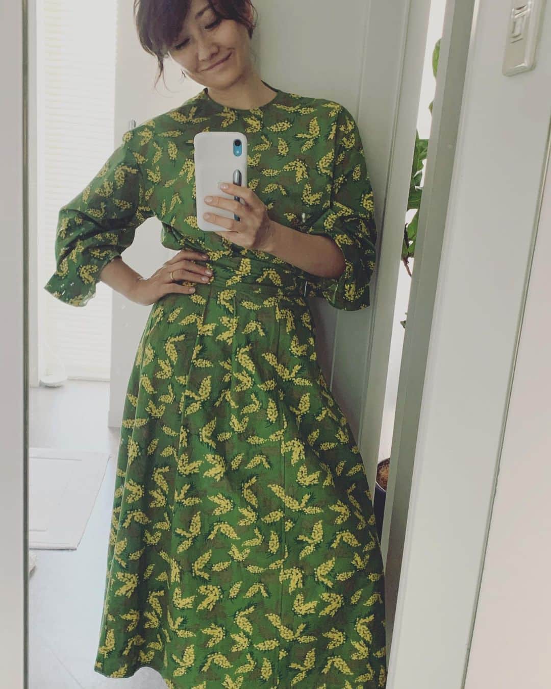 風間ゆみえのインスタグラム：「トップスだけで着ることが多かったけど セットアップで着ると気分がさらに上がる✨ けど…ちょっとお出かけしたくなっちゃうよね。  @la_marine_francaise_official  来週にはまた楽しいweb企画が🌟 #yumie_k_style」
