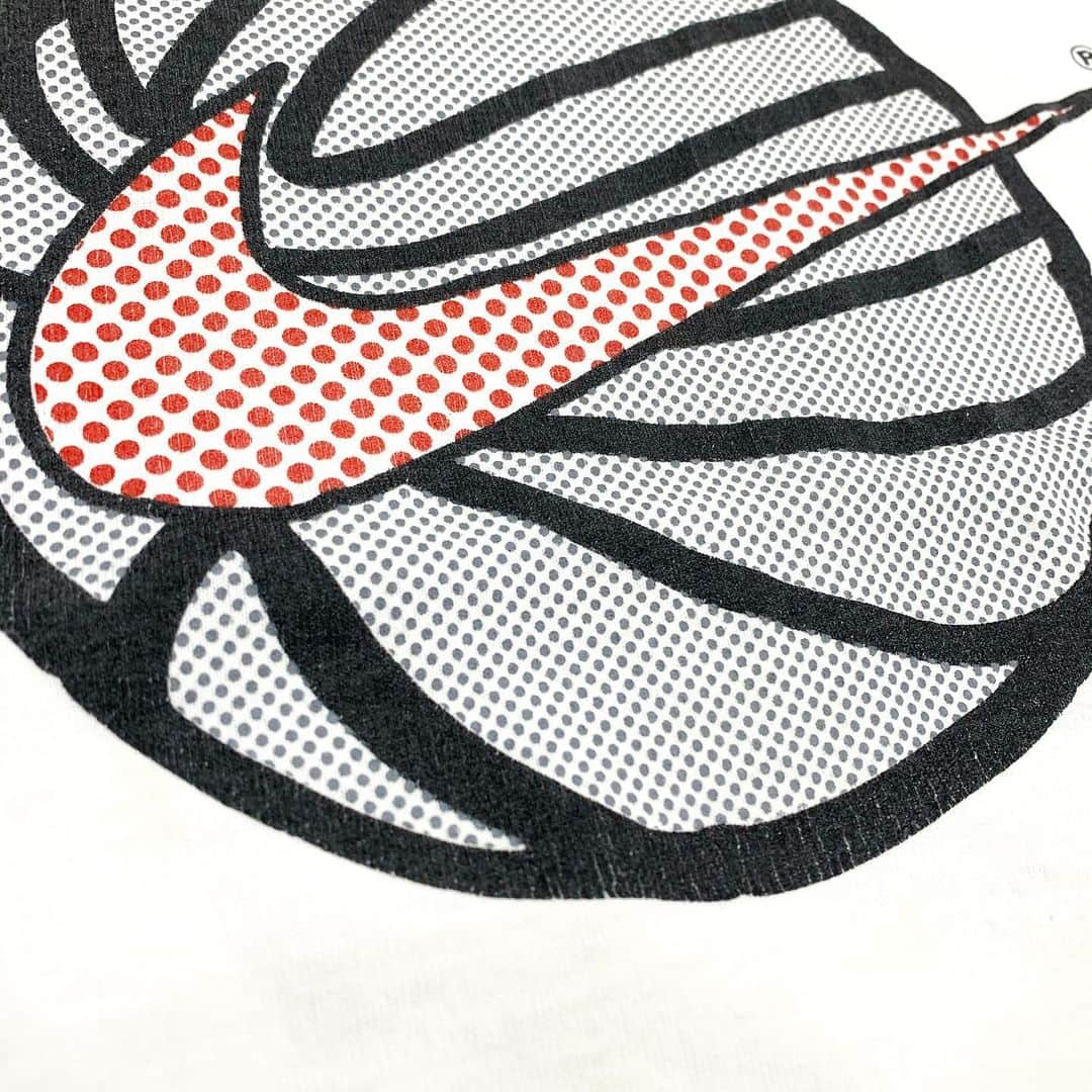ジャムルさんのインスタグラム写真 - (ジャムルInstagram)「90s～ リキテン風　NIKE ? ¥4500+tax  U.S.古着のTシャツの中ではスポーツ系も定番アイテムです。  こちらはお馴染みのNIKEのスウォッシュにバスケットボール。 グラフィックはPOP ARTで人気の高いリキテン・シュタイン風デザイン！ NIKEのオフィシャルかどうかの判別は不明ですが、ドットの色付けもイケてます。 .  WEB SHOPに入荷しております。 是非ご覧ください。 jammru.com  #お問い合わせはお電話で承ります #jammru #osaka  #fashion  #streetstyle  #streetfashion  #vtg  #vintage  #used  #usedclothing  #古着 #古着屋 #ファッション #70s #80s #90s #緊急事態宣言中は19時までの営業となります #ご来店の際はマスクの着用をお願い致します」5月11日 17時48分 - jammru