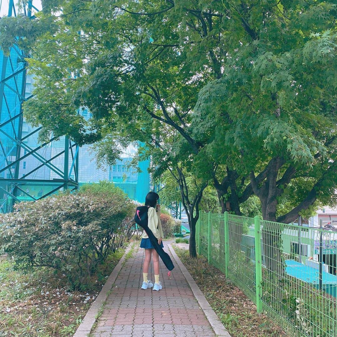 カン・イェウォンのインスタグラム：「날씨가 꾸리꾸리한날 노랑이💛」