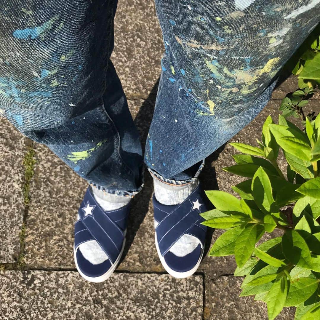 宇野薫のインスタグラム：「UNO☆KICKS  サンダルはじめました  #unokicks #caoluno  #converse #levis #levis505  #コンバース #リーバイス #リーバイス505 #古着 #宇野薫」