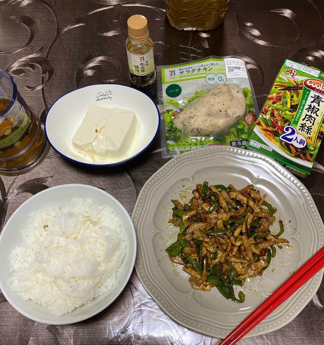 西川龍馬のインスタグラム：「青椒肉絲 初めてにしてはなかなかな出来栄え！ 豆腐🙄  絶対量少ない🤔」
