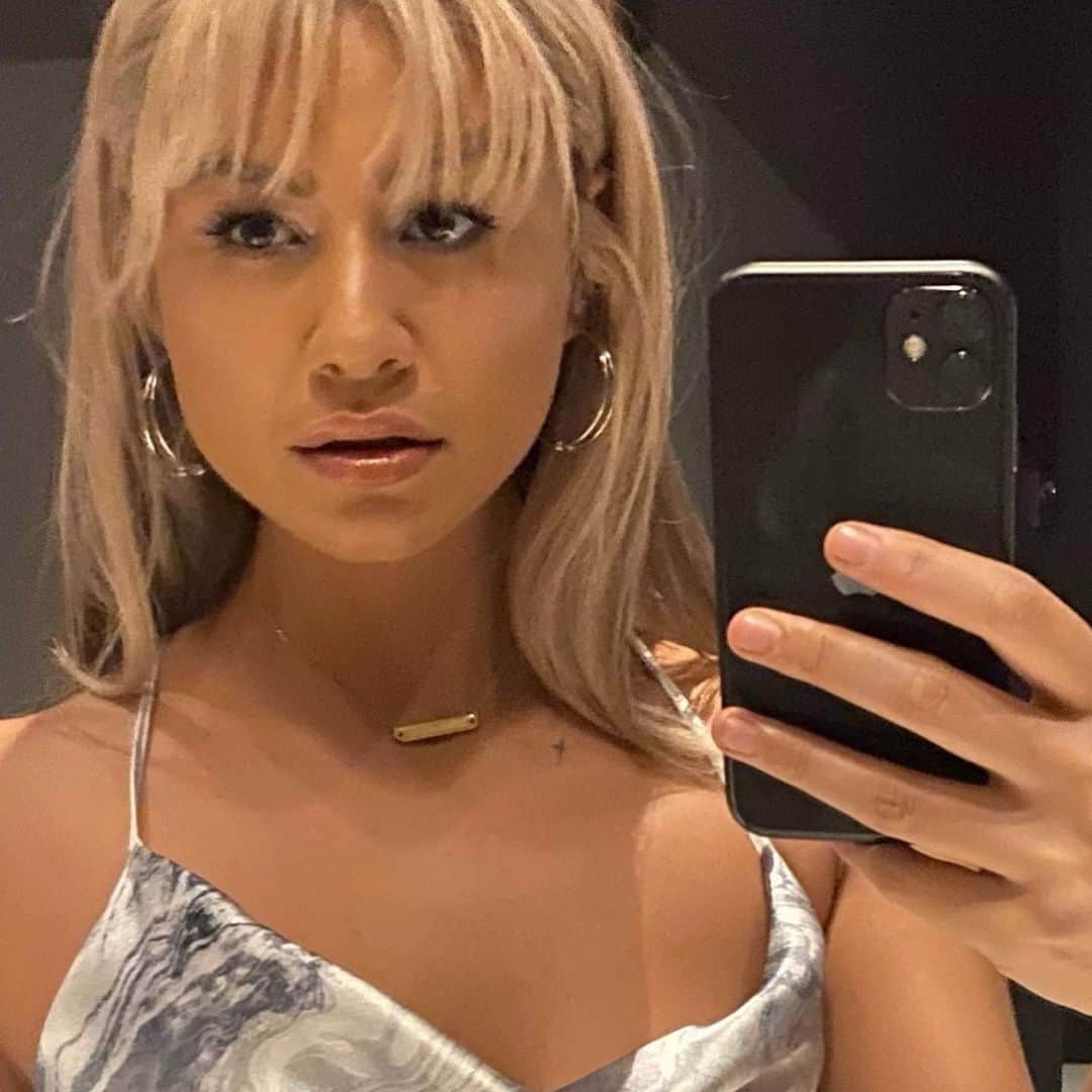 Mali-Koa Hoodのインスタグラム：「Human nature is like water. It takes the shape of its container.」