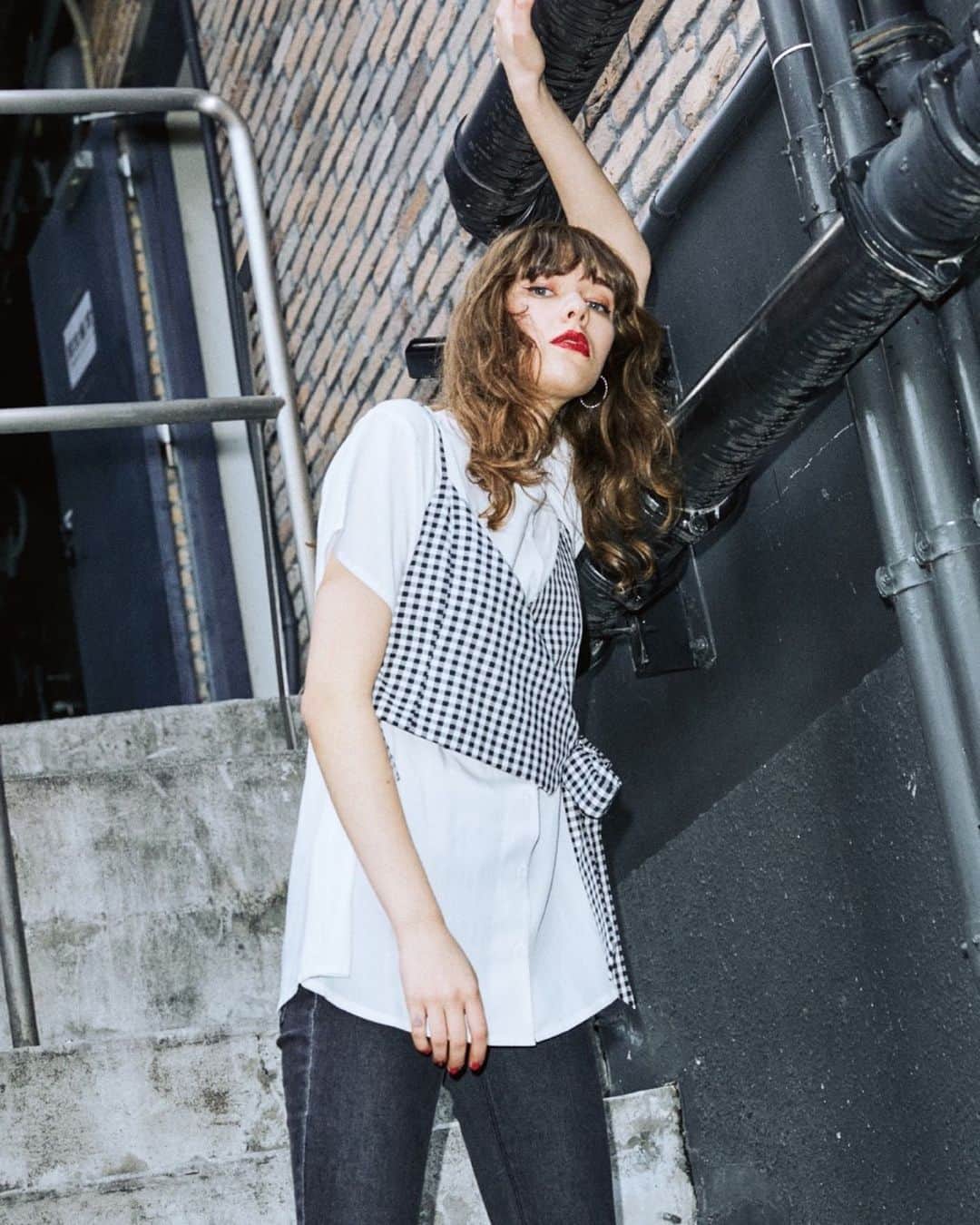 jouetieさんのインスタグラム写真 - (jouetieInstagram)「. 【PRE ORDER】 . ▼tops キーネックブラウスビスチェ ￥8,800→￥7,920(tax in) O.WHT/BLK/MNT . jouetie official WEB STORE RUNWAY channel では SUMMER PRE ORDER ITEM vol.6 10%OFF & POINT×20 & FREE SHIPPING! ～5/12(TUE) 23:59まで！ . @jouetie_official TOPページURLからチェック✔️ 商品詳細は画像をタップ🛒📌 . #jouetie #jouetie2020ss #jouetie_ootd #fashion #spring #summer #street #mixstyle #ジュエティ」5月11日 21時30分 - jouetie_official