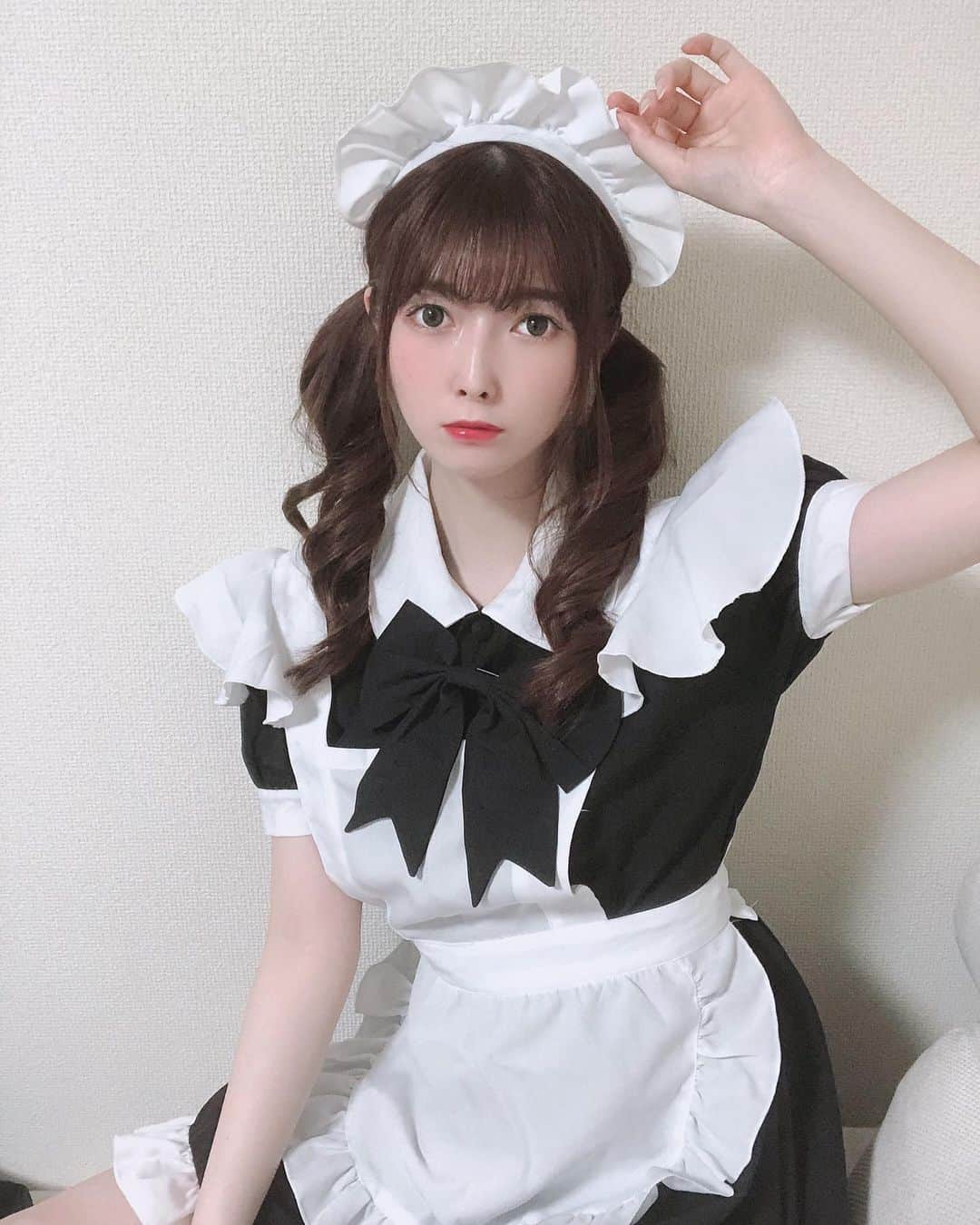 日下部美愛のインスタグラム：「何もしないメイドでもいい？ . . #メイド #cosplay #photo #japan #model #me #hair #fashion #makeup #selfie #followme #instagood #camera #instadaily #dailylook #selfie #한국 #맞팔 #사진 #데일리 #데일리룩 #인스타사진 #인스타그램 #일본인 #패션　#おうち時間」