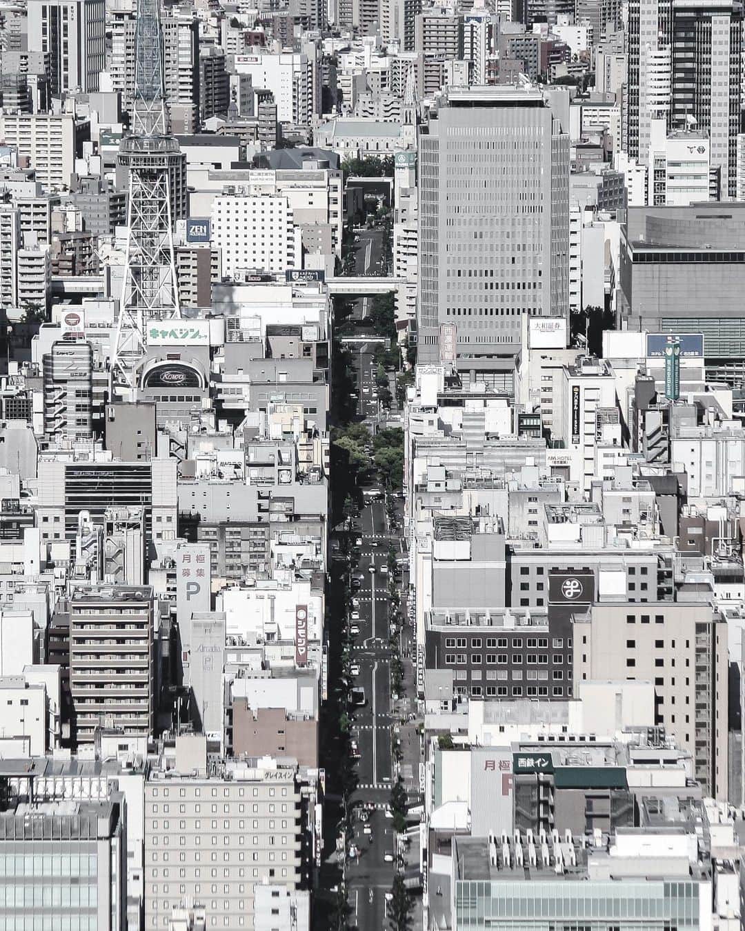 s_shoheyのインスタグラム：「. 溝 .」