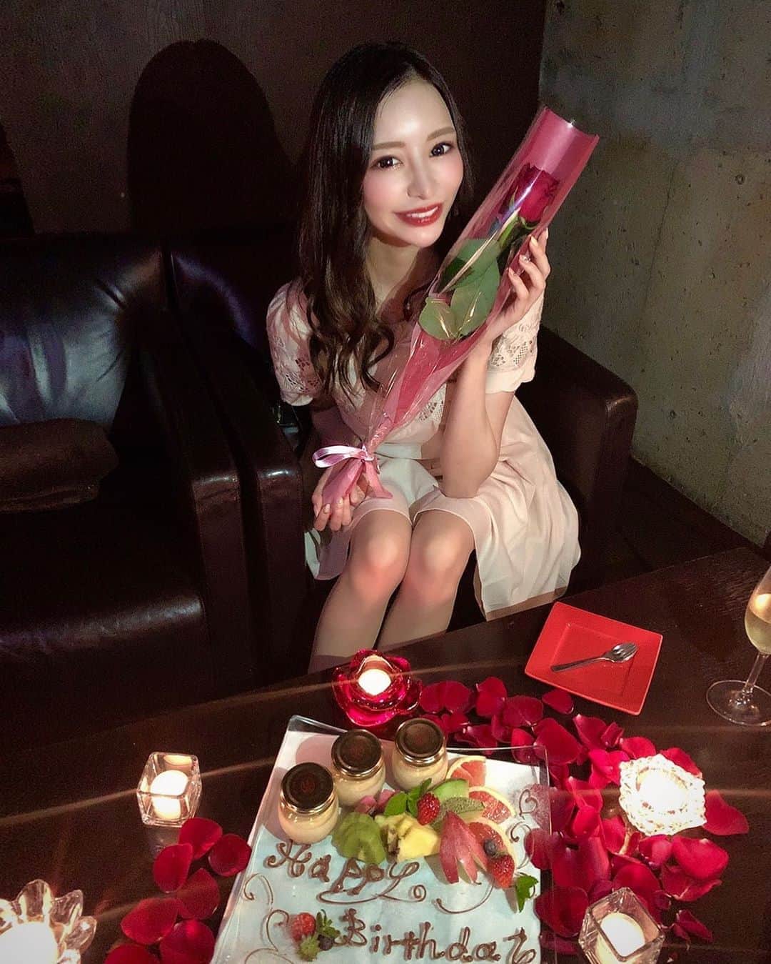 斉藤絢女のインスタグラム：「26歳になりました💝﻿ メッセージたくさん﻿ ありがとうございます🌸﻿ ﻿ これからもよろしくお願いします🙈💓✨﻿ ﻿ #誕生日#母の日#ありがとう#感謝」