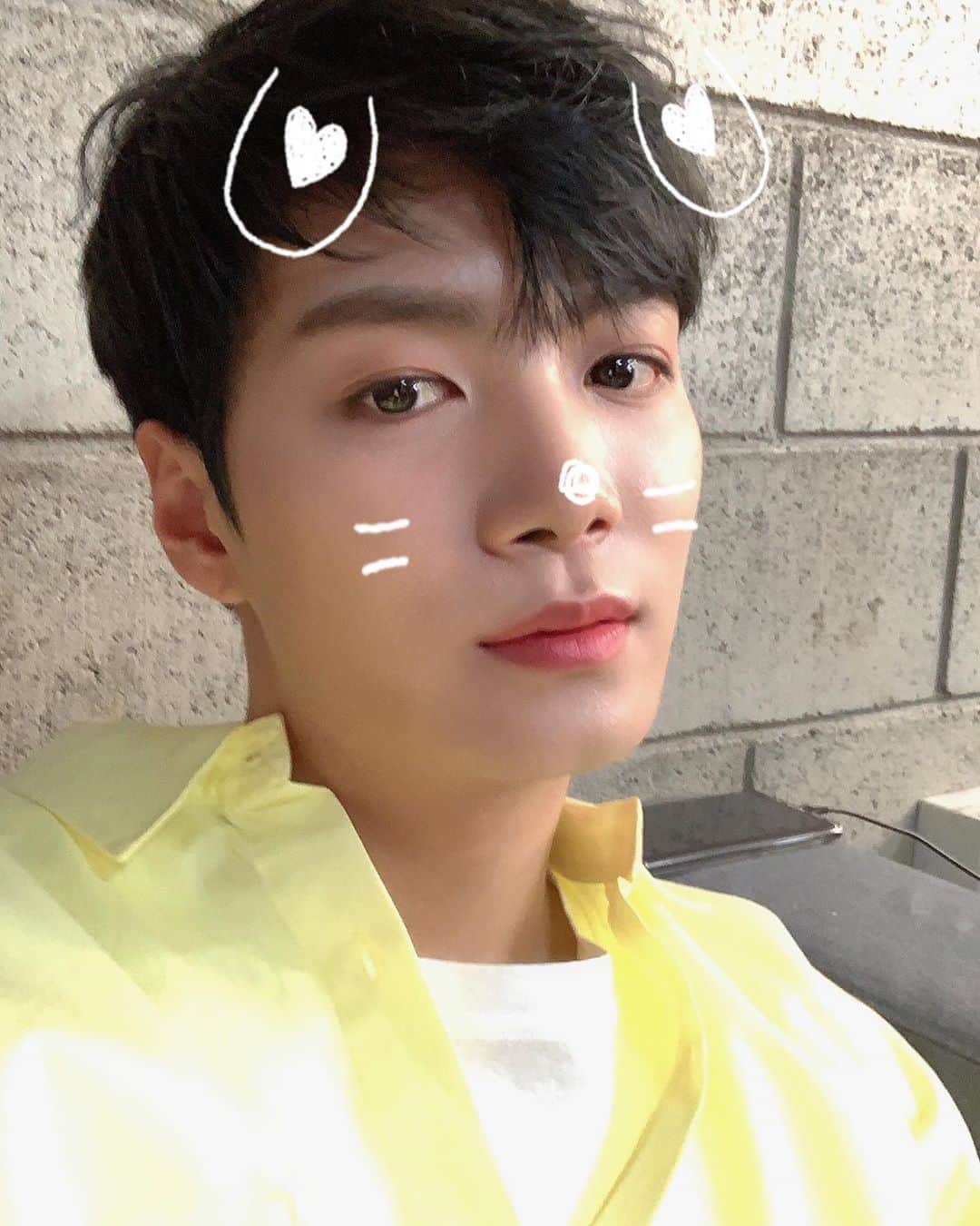 JR のインスタグラム：「러브들~ love you」