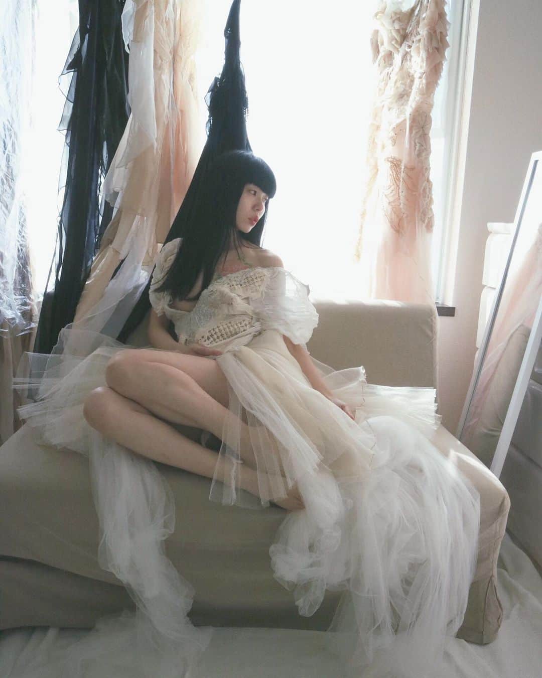 ARAKI SHIROのインスタグラム：「-11th.May-I just met a beautiful sunset along the river.It was so mild at the moment. . . . -archives- model/yumi costume/me . . . #ARAKISHIRO#FUKUOKA#costume#costumedesigner#portrait#portraitphotography#fashionphotography#model#portraitpage#sombrebeings#sombresociety#pr0ject_soul#themysterypr0ject#humanedge#pr0ject_uno#dark_infinity#sensuality#artphotography#_bodyart_#darkbeauty#福岡#ポートレート#撮影#被写体募集#衣装#コスチューム#アラキシロウ」
