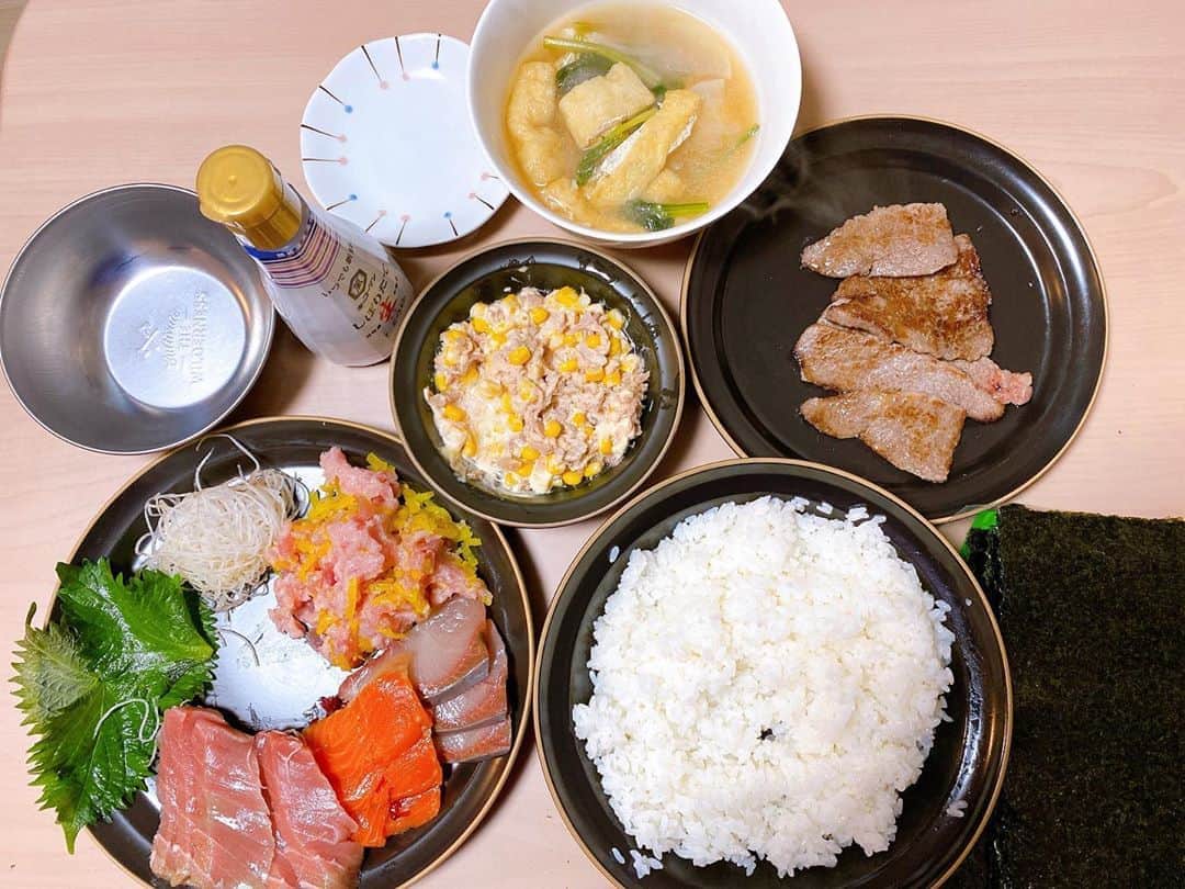 渋谷ジャパンのインスタグラム：「独身アラサー男子の自炊生活 #料理 #手巻き寿司 #そぼろ丼 #オムライス #ナポリタン」