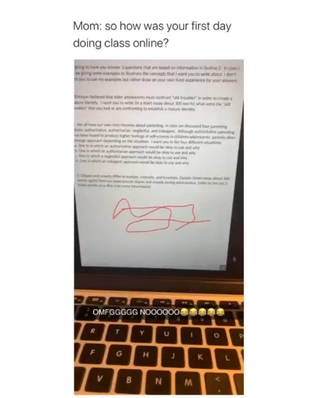 Funny Postsのインスタグラム：「••••••••••• 😂 I don't mind online classes after all 💬 Video by: @christinaamurphy 🎥 Double tap for more videos!」
