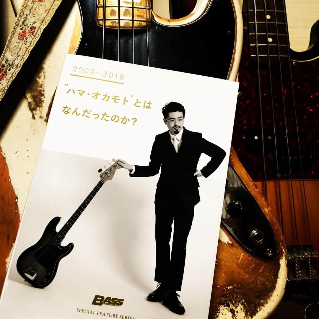 のインスタグラム：「いくみくん×一郎くん×私と、凸凹な三者による鼎談、載ってます。で、そこはほんの入口、ひとりのベーシストの、たたかいと葛藤（とステキな機材たち）の記録。グッとくる言葉が、たくさんあったな。 #ハマオカモトとはなんだったのか」