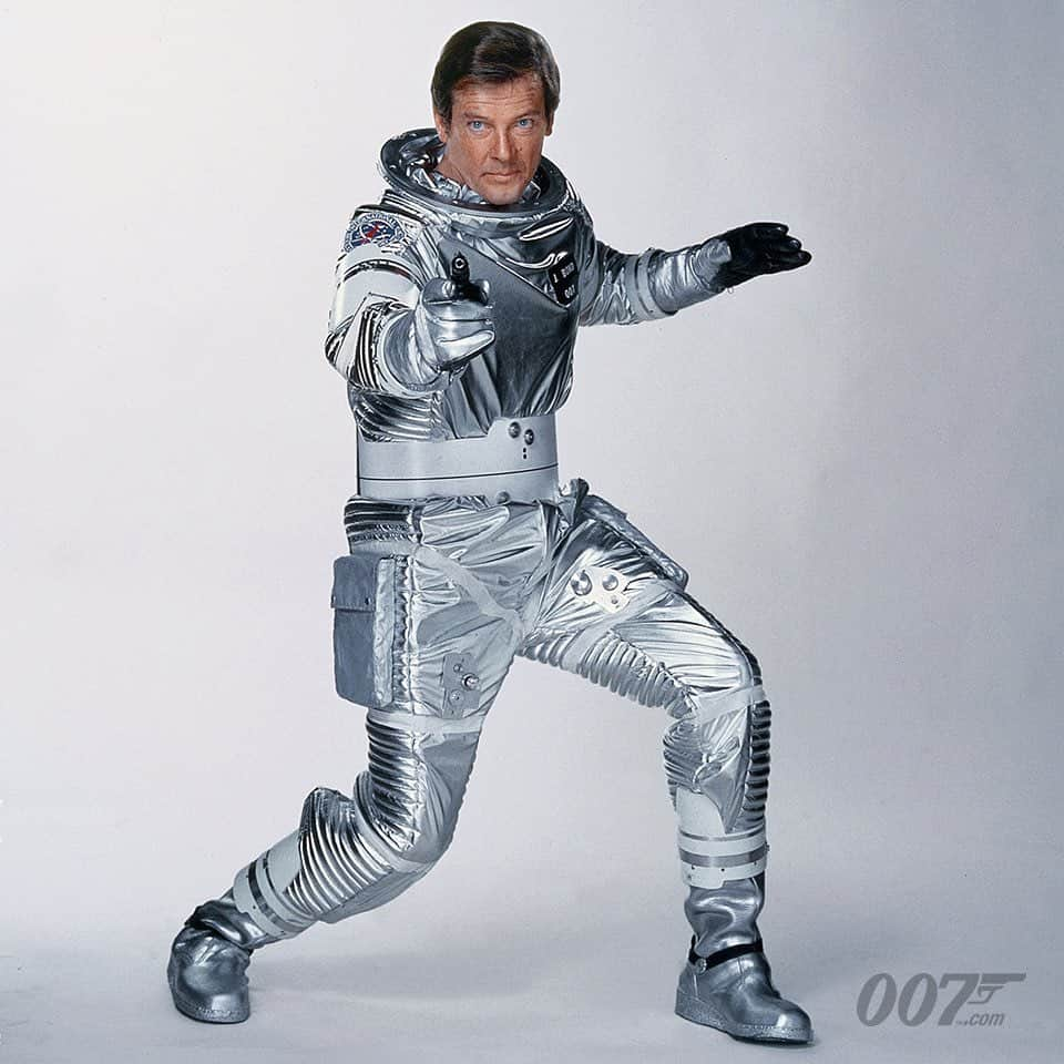 James Bond 007さんのインスタグラム写真 - (James Bond 007Instagram)「Roger Moore strikes a pose for the poster campaign for MOONRAKER (1979). This photoshoot was used as a reference by the poster artist Dan Goozee. The final poster had Bond wearing a tuxedo under the space suit.」5月12日 1時25分 - 007