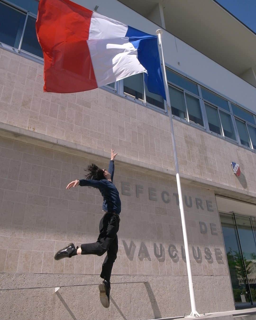 小林十市さんのインスタグラム写真 - (小林十市Instagram)「#déconfinement #外出禁止解除 #フランス#france 🇫🇷」5月12日 1時53分 - monsieur_11