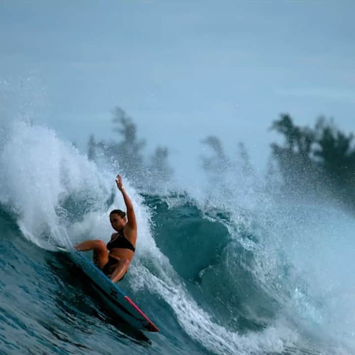 カリッサ・ムーアのインスタグラム：「RISS is now available on @redbull TV🤗 Link in my bio if you want to check it out. Thanks @redbull @peter.h.hamblin @hurley 🙏🏼 Special thanks to @raimanaworld @chrisbryanfilms @gagehingeley @matahidrollet @benthouard @mayhemsurfboards_mattbiolos for helping make the Tahiti waves possible💛」
