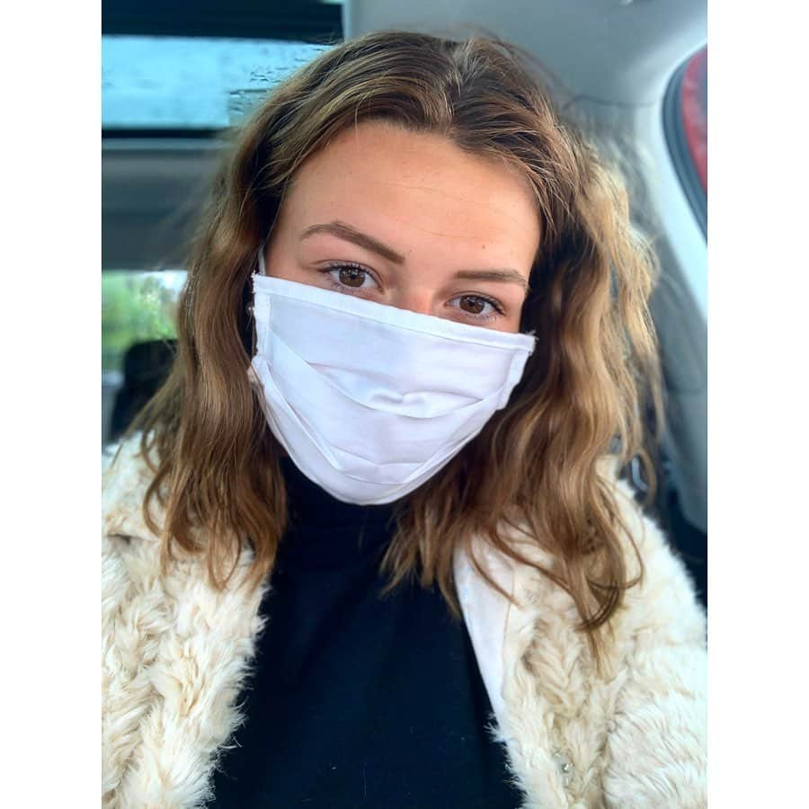 マチルド・グロさんのインスタグラム写真 - (マチルド・グロInstagram)「11 mai ➡️ fin du confinement mais le virus 🦠 est toujours là. Alors soyons prudent. Continuons les gestes barrières, continuons de nous laver les mains et de sortir que pour le strict nécessaire. Nous allons y arriver ensemble. STAY SAFE 🙏🏻 • • • #stayathome #bepositive」5月12日 2時05分 - gros_mathilde