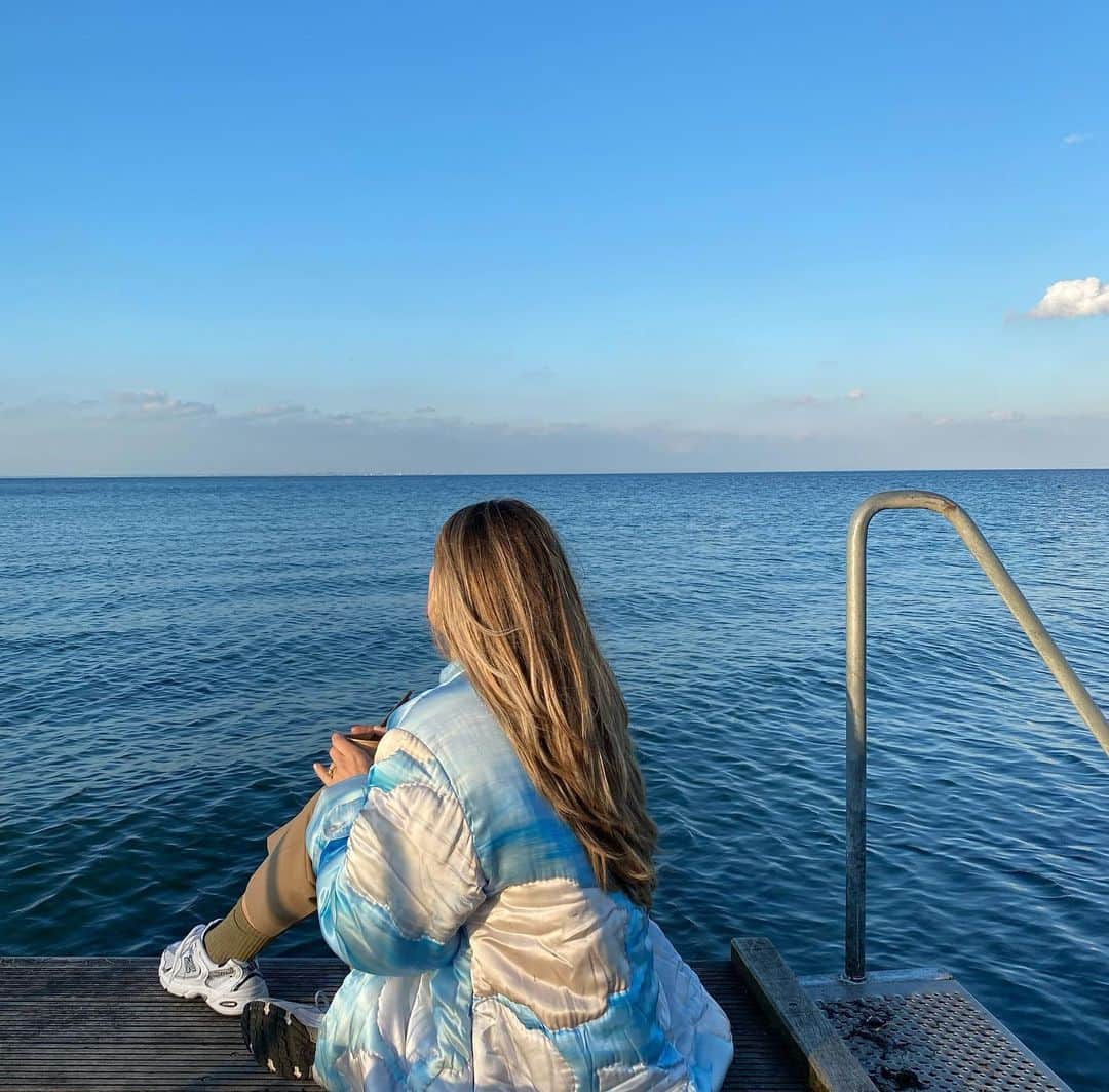 Mathilde Goehlerのインスタグラム：「Date night 💙🌊」