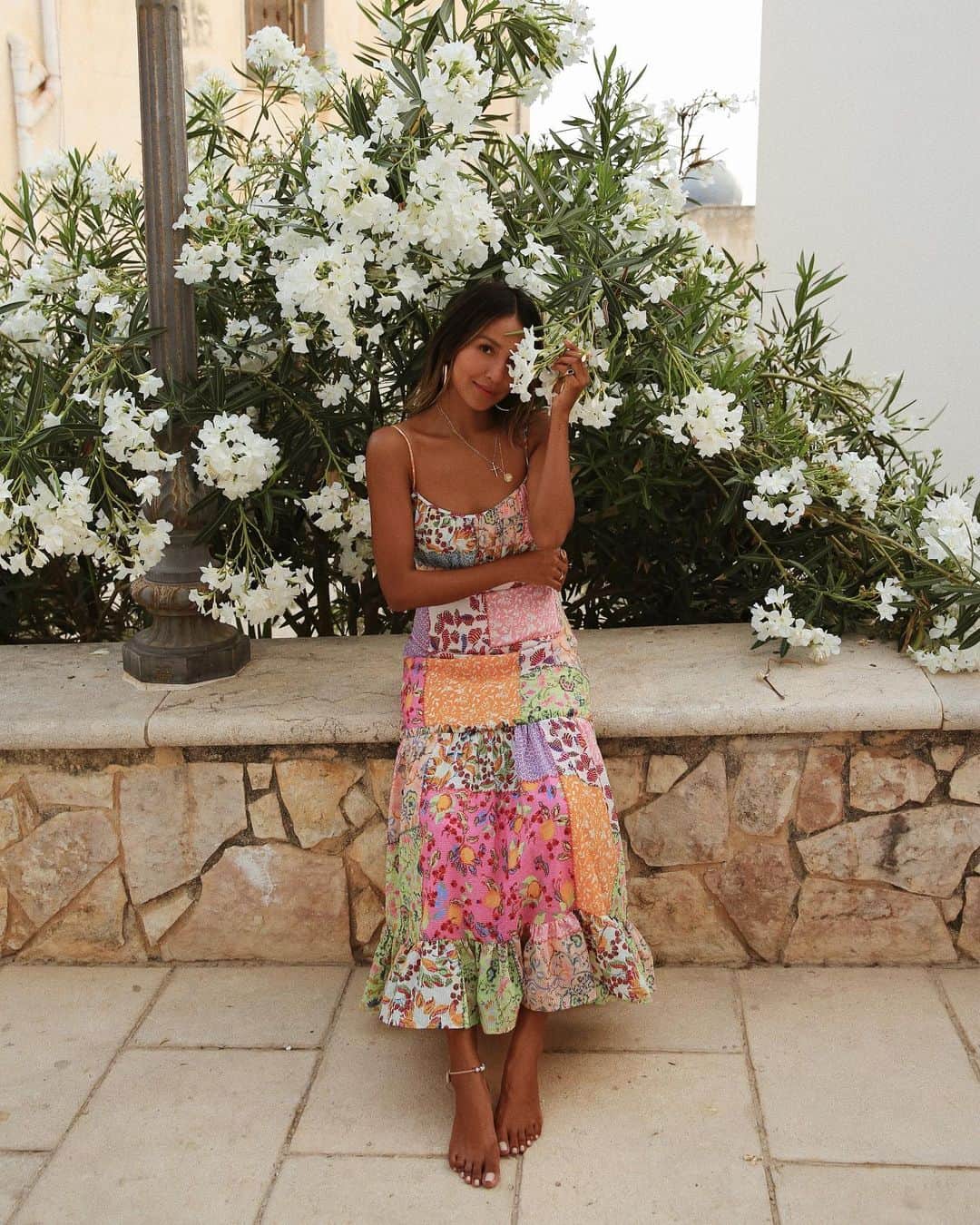 ジュリー・サリニャーナのインスタグラム：「Escaping my mind from quarantine Monday to dreamy Sicily. 💕🌸 #imisstraveling」