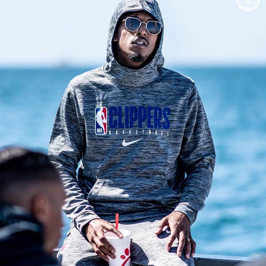 ルイス・ウィリアムスのインスタグラム：「Me on the boat when @ygtrece make everybody go fishing 😂😂. And my cup spiked lol」