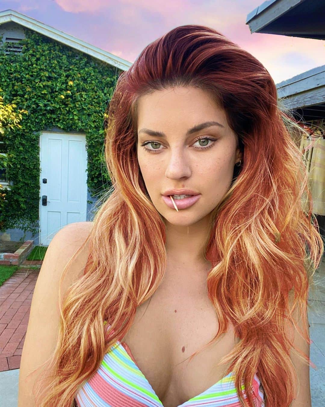 Hannah Stockingのインスタグラム：「Yay or nay?」