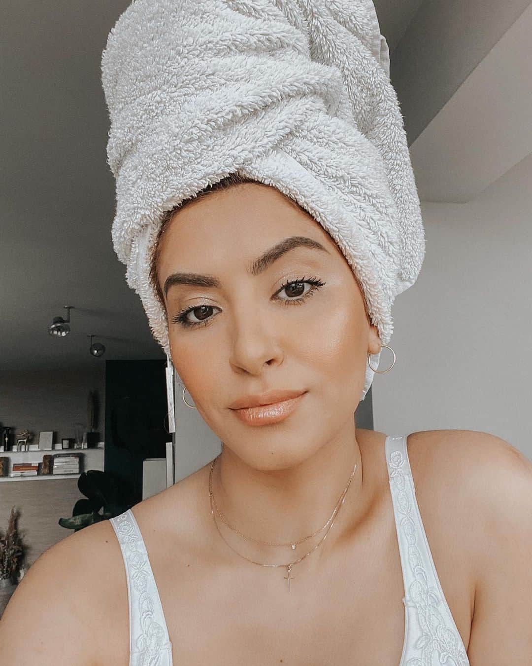 Sarah Angiusさんのインスタグラム写真 - (Sarah AngiusInstagram)「Over the years, I’ve shared so many tips and tricks with you guys. Through my tutorials here on instagram, my YouTube channel and IGTV. What are your all time favourite ones that have changed your hair game forever? Name one trick and/or one tip!😊 #letsgo #tipsandtricks #hairhacks #sharingiscaring」5月12日 3時19分 - sarahangius