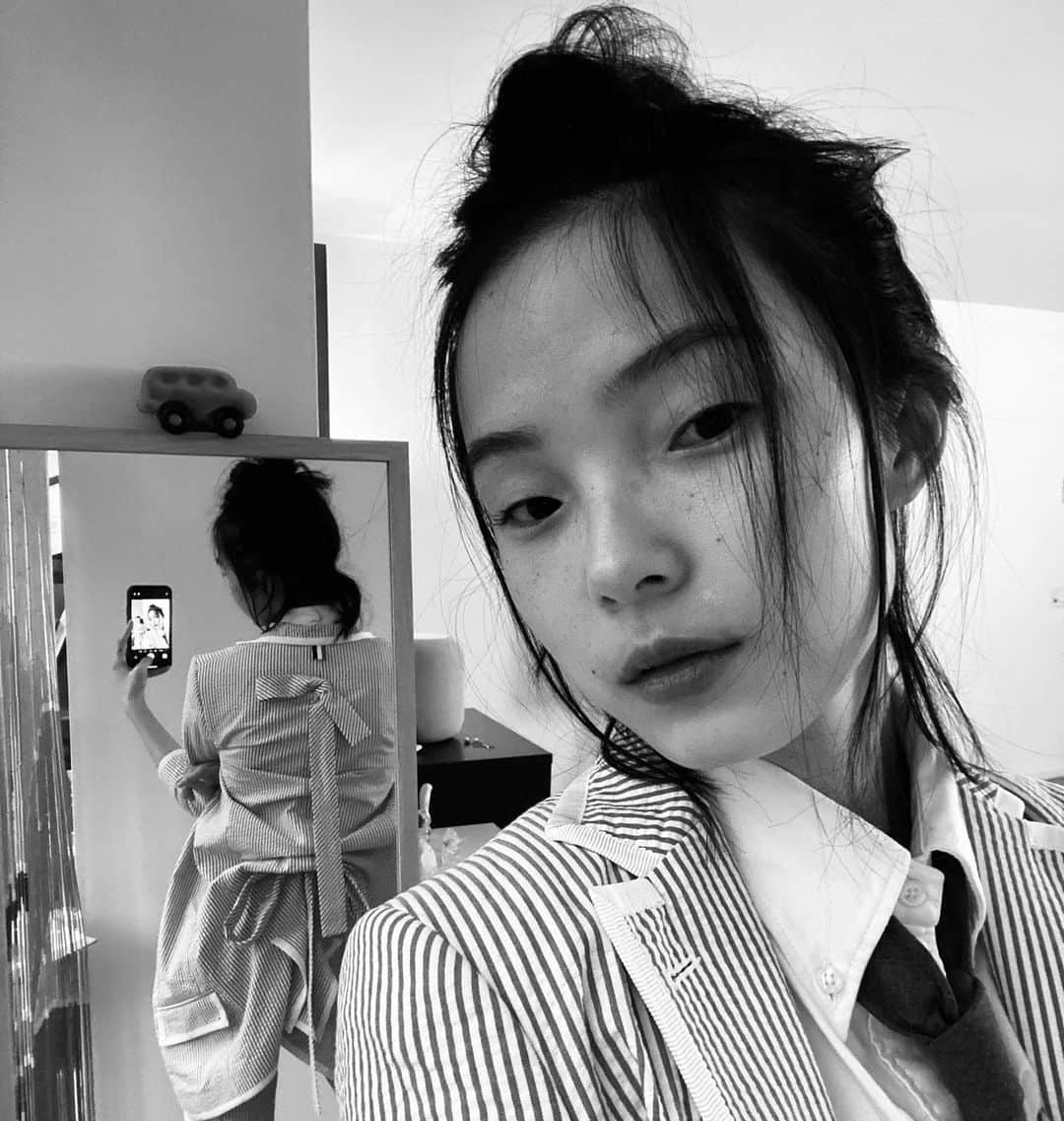 ジュ・シャオエンさんのインスタグラム写真 - (ジュ・シャオエンInstagram)「received  your ❤️ Thank you @thombrowneny @kellymcdc @mjfiii」5月12日 3時34分 - jujujuxiaowen