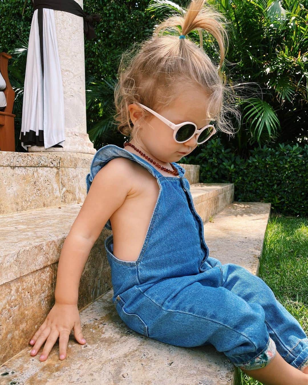 ヴィタ・シドルキナのインスタグラム：「She agreed on a little photoshoot today🤣」
