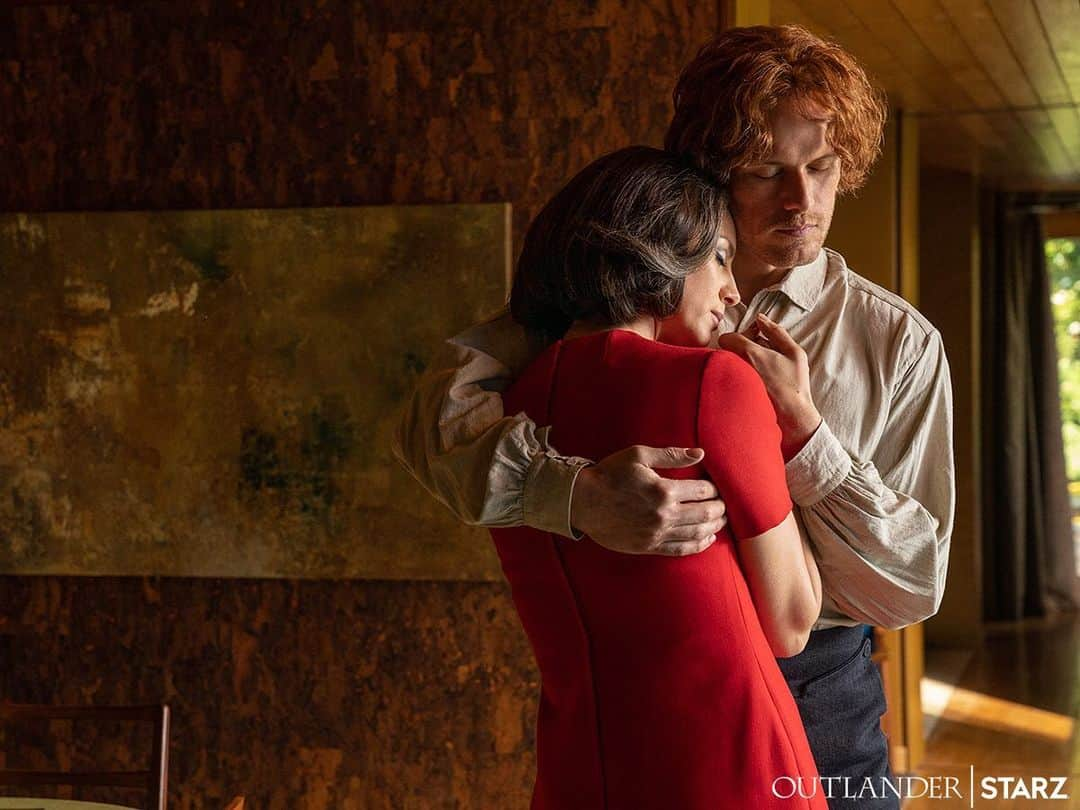 サム・ヒューアンさんのインスタグラム写真 - (サム・ヒューアンInstagram)「What a finale! Proud of this season. So many terrific episodes. Huge thank you to our cast and crew and of course, @caitrionabalfe ! She is so brilliant in this ep! 😘 @outlander_starz」5月12日 4時00分 - samheughan