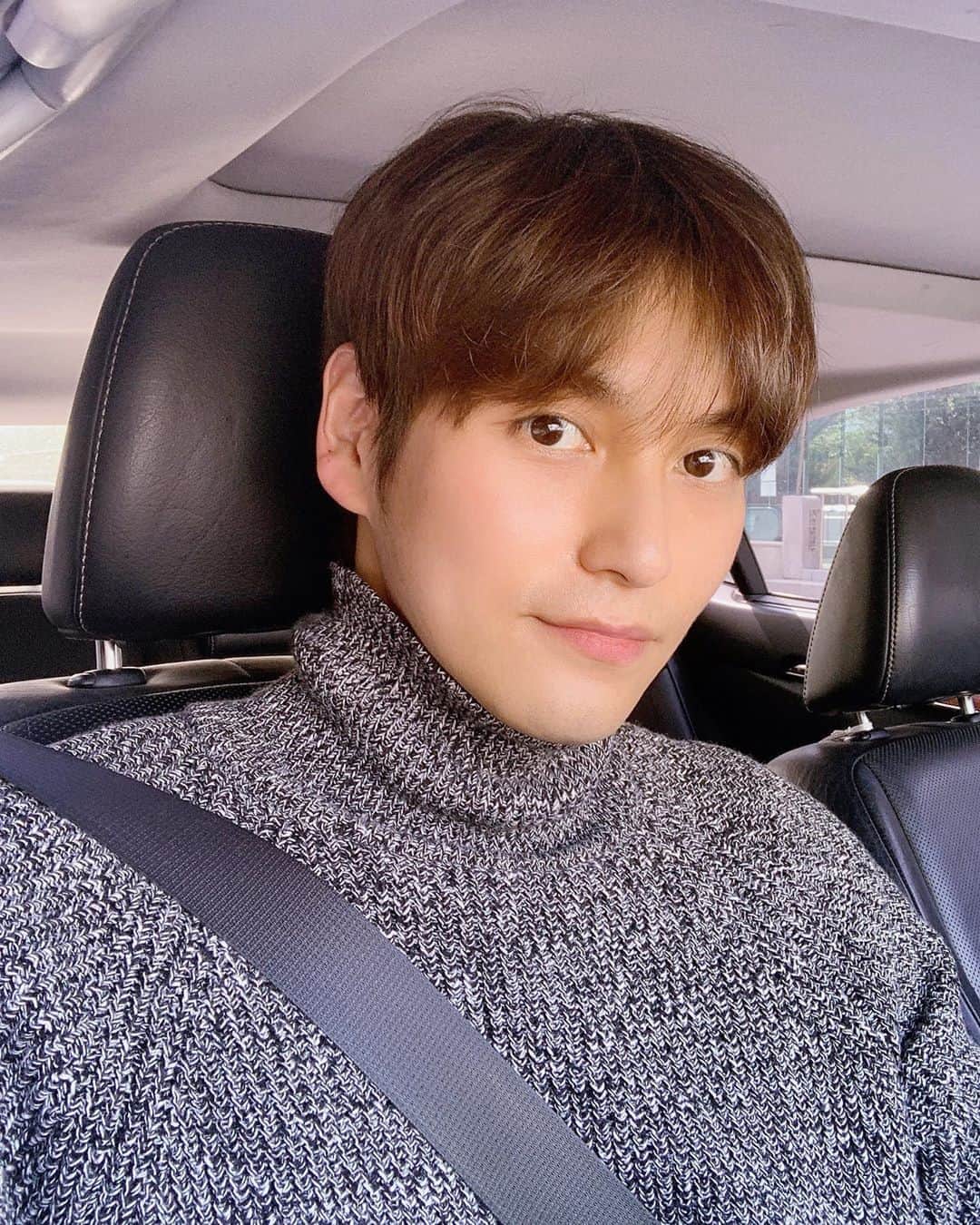 チェ・ソンジュンのインスタグラム：「요즘 피부에서 꿀떨어짐 🙌🏻 원장님 정말 꼼꼼하게 신경 써주셔서 감사합니다!:) #라미체피부과」