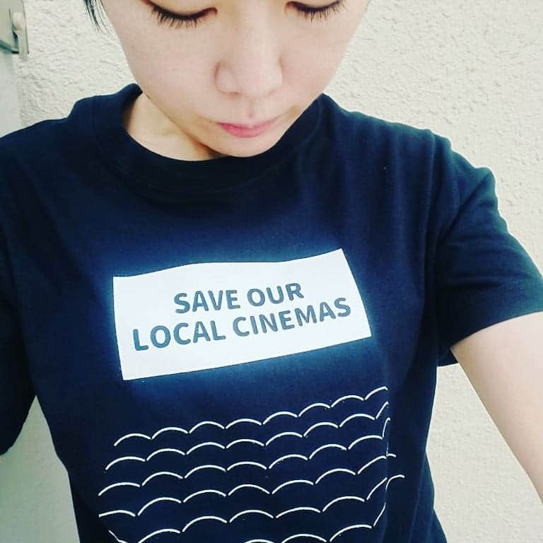 後藤ユウミさんのインスタグラム写真 - (後藤ユウミInstagram)「京阪神のミニシアター応援企画のTシャツが届いた◎着てると映画館と繋がってる気がする。またいろんな劇場に行けるようわたしも頑張らなきゃな。 #savethecinema #SaveOurLocalCinemas」5月12日 14時26分 - yurumichan