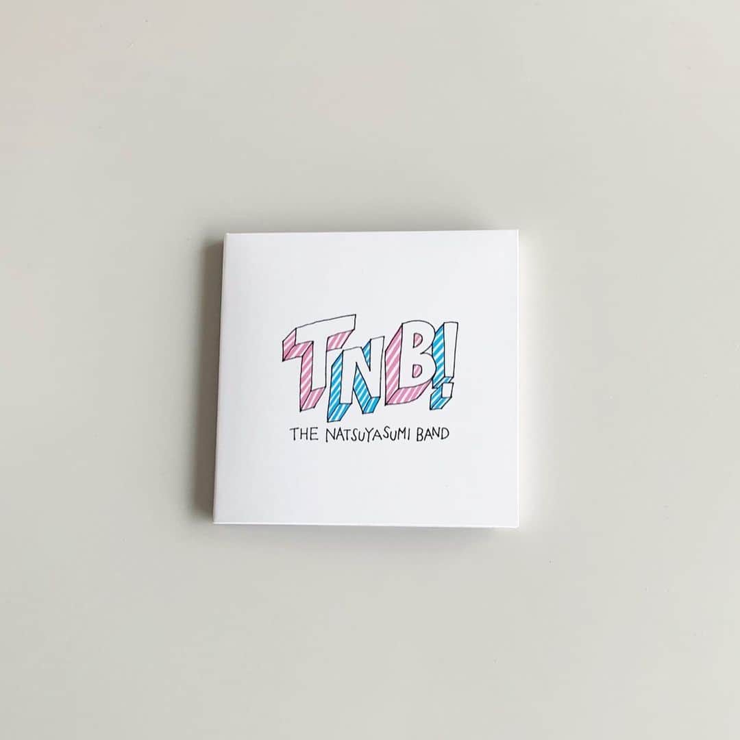 おほしんたろうのインスタグラム：「エレキコミックやついさんからバトンが回ってきたので、10日間ジャケットあげるやつやってみます。 . . 3日目は ザ・なつやすみバンド『TNB!』 . . 聴くと、むやみやたらにスイカの種を飲み込んでいた頃の夏の感じを思い出します。 せっかくなので夏にちなんで、「新弟子検査に合格するために角に細工したカブトムシ」のイラストを描きました！ . . 僕からの指名はなしでいきたいと思います。 . .  ーーーーーーーーーーーーーーーーー 「イギリス発のタイムラインリレー。 自分の音楽の嗜好に影響を与えたレコード10選を、1日1枚投稿。 説明・評価不要、ジャケットだけでOK。 どなたかに毎日同じことをしていただくようにお願いをするミッションになっています。」 ーーーーーーーーーーーーーーーーー」