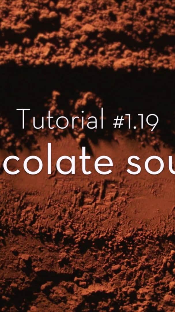 ショコラ de イースター by Valrhonaのインスタグラム：「材料 牛乳　300 g コーンスターチ　20 g グアナラ 70%　295g 卵黄　60 g 卵白　200 g グラニュー糖 80g . . #ヴァローナ #ヴァローナジャポン #エコールヴァローナ東京 #パティシエ #パティスリー #チョコレート #ショコラ #ショコラティエ #ステイホーム #カカオ #チョコレートケーキ #スフレ #グアナラ #Valrhona #valrhonajapon #ecolevalrhona #ecolevalrhonatokyo #chocolatier #chef #pastrychef #patissier #patisty #chocolat #chocolate #cacao #souffle #guanaja」