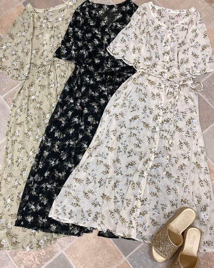 のインスタグラム：「【さらっと羽織れる💓花柄ガウン】﻿﻿﻿﻿﻿ ﻿﻿﻿﻿﻿﻿﻿﻿ ﻿﻿﻿﻿﻿﻿﻿﻿﻿﻿﻿﻿﻿﻿﻿﻿﻿﻿﻿﻿﻿﻿﻿﻿﻿﻿﻿﻿﻿﻿﻿﻿﻿﻿﻿﻿﻿﻿﻿﻿﻿﻿﻿﻿﻿﻿﻿﻿﻿﻿﻿﻿﻿﻿﻿﻿﻿﻿﻿﻿﻿﻿﻿﻿﻿﻿﻿﻿﻿﻿﻿﻿﻿﻿﻿﻿﻿﻿﻿﻿﻿﻿﻿﻿﻿﻿﻿﻿﻿﻿﻿﻿﻿﻿﻿﻿﻿﻿﻿﻿﻿﻿﻿﻿﻿﻿﻿﻿﻿﻿﻿﻿﻿﻿﻿﻿﻿﻿﻿﻿﻿﻿﻿﻿﻿﻿﻿﻿﻿﻿﻿ ▫️花柄ドロストガウン﻿ ▫️#610704﻿ ▫️￥2,450+tax﻿﻿﻿﻿﻿﻿﻿﻿﻿﻿﻿﻿﻿﻿﻿﻿﻿﻿﻿﻿﻿﻿﻿﻿﻿﻿﻿﻿﻿﻿﻿﻿﻿﻿﻿﻿﻿﻿﻿﻿﻿﻿﻿﻿﻿﻿﻿﻿﻿﻿ ﻿▫️3色展開﻿﻿﻿﻿ ﻿　﻿﻿﻿﻿﻿﻿﻿﻿﻿﻿﻿﻿﻿﻿﻿﻿﻿﻿ ﻿ ﻿ ﻿ フェミニンな大人スタイルへ導く　✨　﻿ フラワープリントのガウンはトレンドの　﻿ ﻿ ﻿ 透け素材で仕立てたおすすめの一枚🌼﻿ ﻿ すっきりと開いたネックラインが顔回りを明るく見せてくれます🎶﻿ ﻿ さらっと羽織るのはもちろんドロストつきなので﻿ ウエストマークして﻿ ﻿ ワンピース風にも着こなせます💓 ﻿ ﻿ ﻿ ﻿﻿﻿ #ingni ﻿﻿﻿﻿﻿﻿﻿﻿﻿﻿﻿﻿﻿﻿﻿﻿﻿﻿﻿﻿﻿﻿﻿﻿﻿﻿﻿﻿﻿﻿﻿﻿﻿﻿﻿﻿﻿﻿﻿﻿﻿﻿﻿﻿﻿﻿﻿﻿﻿﻿﻿﻿﻿﻿﻿﻿﻿﻿﻿﻿﻿﻿﻿﻿﻿﻿﻿﻿﻿﻿﻿﻿﻿﻿﻿﻿﻿﻿﻿﻿﻿﻿﻿﻿﻿﻿﻿﻿﻿﻿﻿﻿﻿﻿﻿﻿﻿﻿﻿﻿﻿﻿﻿﻿﻿﻿﻿﻿﻿﻿﻿﻿﻿﻿﻿﻿﻿﻿﻿﻿﻿﻿ #トップス#ニット#大人#置き画 #置き画倶楽部#トレンド#可愛い#お洒落#プチプラ#ootd #きょこ #お洒落さんと繋がりたい#ss﻿﻿﻿﻿﻿﻿﻿﻿﻿﻿﻿﻿﻿﻿﻿﻿﻿﻿﻿﻿﻿﻿﻿﻿﻿﻿﻿﻿﻿﻿﻿﻿﻿﻿﻿﻿﻿﻿﻿﻿﻿﻿﻿﻿﻿﻿﻿﻿﻿﻿﻿﻿﻿﻿﻿﻿﻿﻿﻿﻿﻿﻿﻿﻿﻿﻿﻿﻿﻿﻿﻿﻿ #カジュアル#いいね#insta#fashion#シミラールック#かわいい#ファッション﻿﻿﻿﻿﻿﻿#instagood##outfit#girl#folowme﻿﻿﻿﻿﻿﻿﻿﻿﻿﻿﻿﻿﻿#おうちじかん#花柄#ガウン﻿﻿﻿﻿﻿﻿﻿﻿﻿﻿﻿﻿﻿﻿﻿﻿﻿﻿﻿﻿﻿﻿﻿﻿ ﻿﻿﻿」