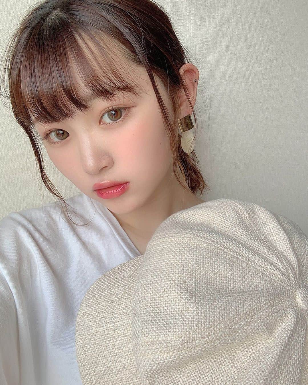 平野夢来（ゆぴぴ）のインスタグラム：「早くお出かけの時にかぶっていきたい🥺 この帽子可愛いのよね~ 🤍」