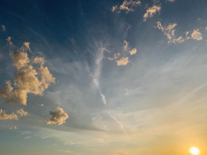 杉咲花さんのインスタグラム写真 - (杉咲花Instagram)「きれいな空☁️」5月12日 15時10分 - hanasugisaki