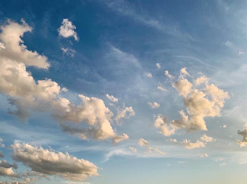 杉咲花のインスタグラム：「きれいな空☁️」