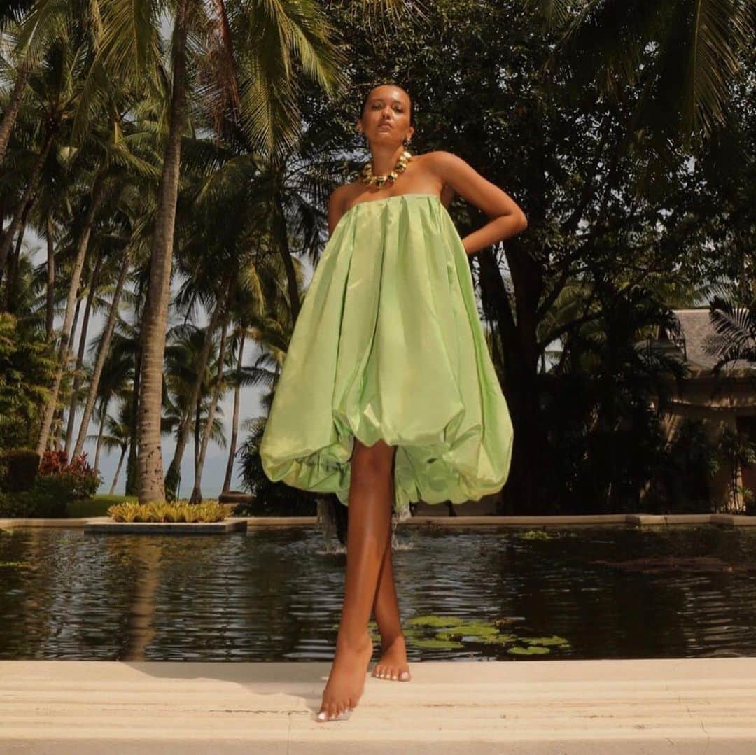 Monica Sordoのインスタグラム：「From the tropics, The “Cubagua” choker by @oumaymaboumeshouli ✨🌴 just double checked for you! And few are still available at @nordstrom and @darial #MonicaSordo」