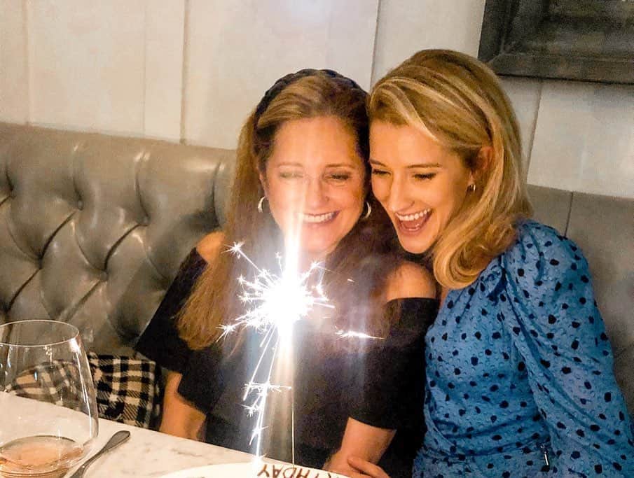 ベッキー・ベレスウィルのインスタグラム：「So fun celebrating @mkimlb this weekend! Happy Mother’s Day! We love you!!」