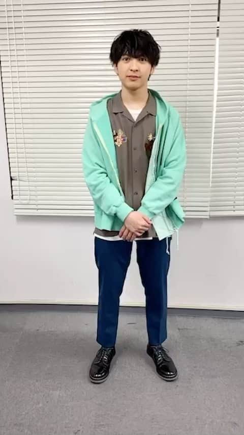 M!LKオフィシャルInstagramのインスタグラム：「本日は「吉田式体幹トレーニング」💪 みなさんもスマホで曲を流しながら、おうち時間を楽しく🏠🎵 #MILK体操 #サラブレッド御曹司CITYBOY #吉田仁人」