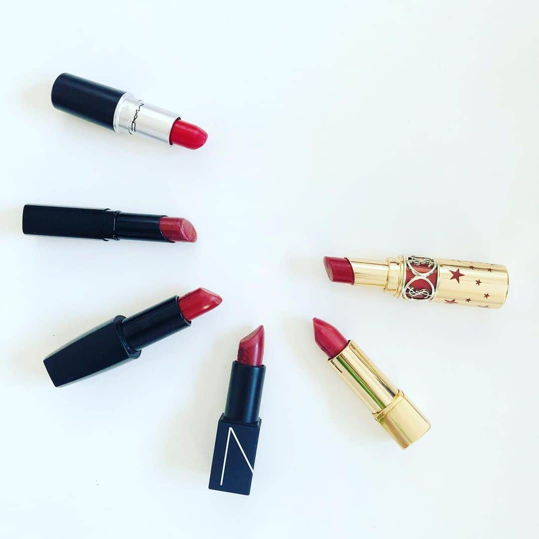 吉永愛さんのインスタグラム写真 - (吉永愛Instagram)「40歳から始めた、赤リップ💄 初めて買ったのは… 左上、MACのRED A77❤️ 下順に SUQQU グリーミィグロウ13 ISADORA パーフェクトマット13 NARS IMMORTAL RED MATTE CHANEL ROUGE ALLURE135 YSL ルージュ ヴォルュプテ シャイン コレクター 92  #mac #suqqu  #isadora  #nars  #chanel  #ysl #red #redrip  #コスメ #リップ #口紅 #アラフォー #アラフォーメイク #大人メイク #コスメ好きさんと繋がりたい」5月12日 10時21分 - a.i.yy