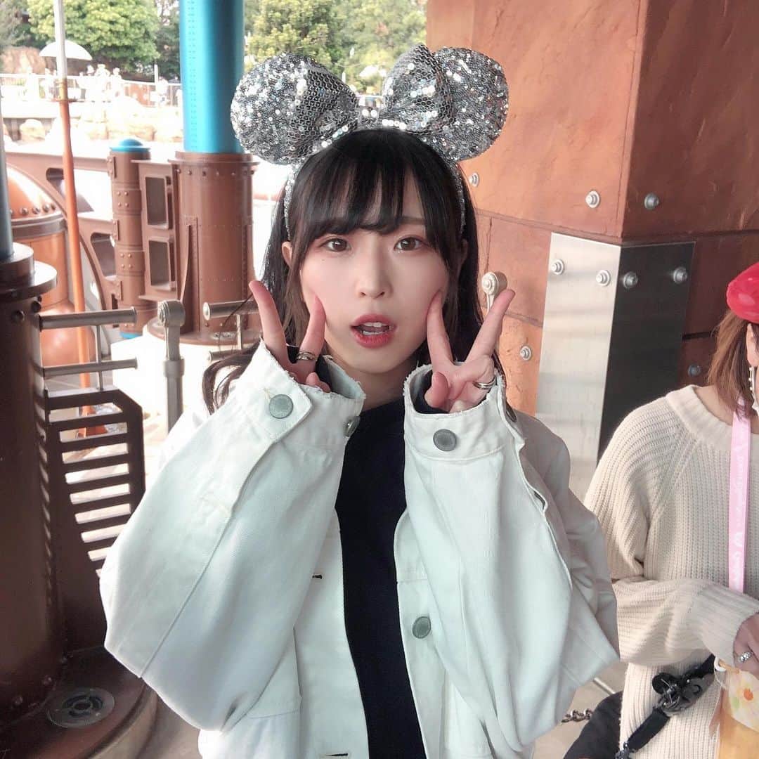 夏木紫帆のインスタグラム：「だんだん近づく女🐶 #ディズニーシー #東京ディズニーシー #tdr #tds #disneysea #tokyo #ディズニーカチューシャ #グラビア #l4likes #me #fashion #followme」