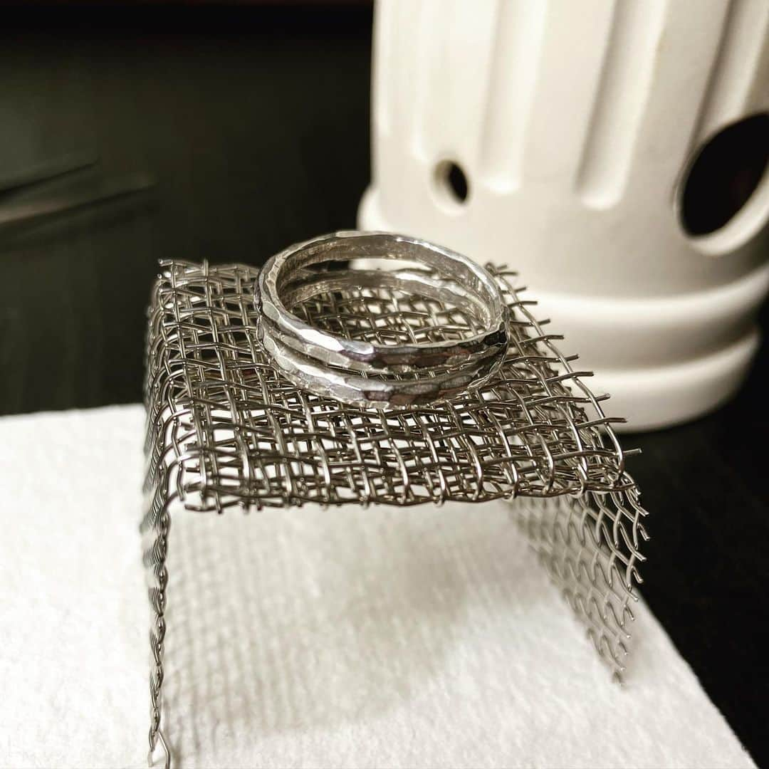 石賀和輝のインスタグラム：「#シルバーリング作り #5代目  #diy #stayhome #silverring」