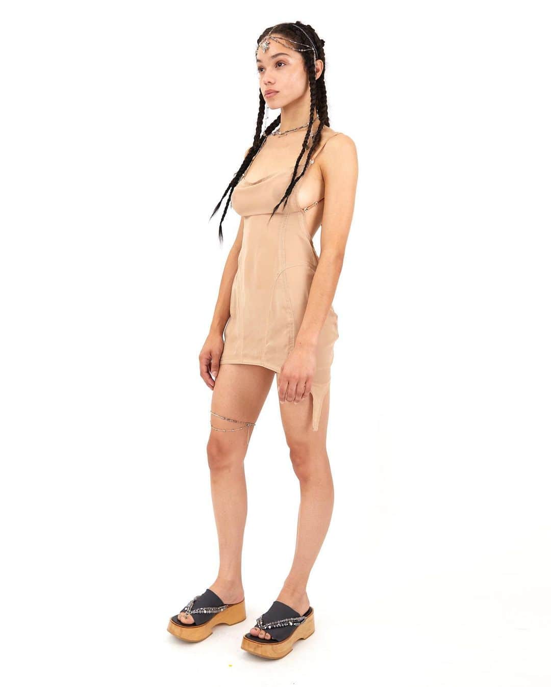 HYEIN SEOさんのインスタグラム写真 - (HYEIN SEOInstagram)「Slip Dress in nude and black. Now available at hyeinseo.com」5月12日 11時25分 - hyeinantwerp