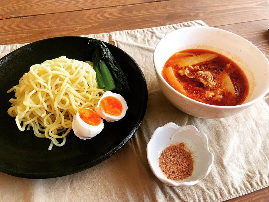 林美沙希さんのインスタグラム写真 - (林美沙希Instagram)「最近作った料理です🍽 "トマトつけ麺" いつもネットやアプリで検索して作ることが多いです。オリジナルではないのでレシピは載せられないですが、これからの暑い季節にオススメです☺️ #つけ麺が好き #さっぱりと #料理 #卵はまた失敗 #おうち時間」5月12日 11時52分 - misaki0hayashi